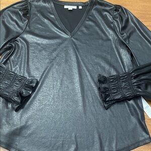 NWT Unique Chicos Black V-Neck Leather Look Knit Top Shirred Sleeve Sz 1 Medium